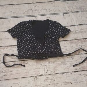 Brandy Melville Y2K Black White Ditzy Floral Print Crop Wrap Top S